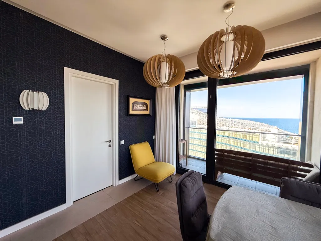 Трехкомнатная квартира на берегу моря, Porta Batumi Tower