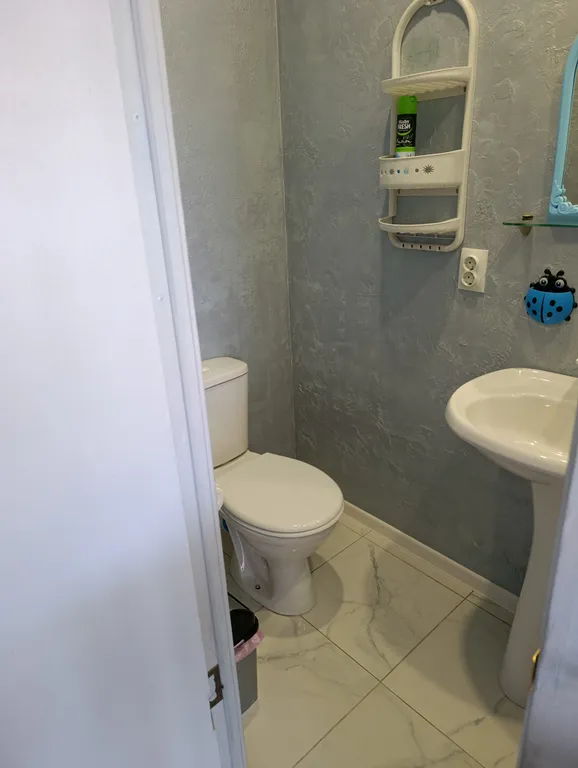 Двухэтажный номер голубой