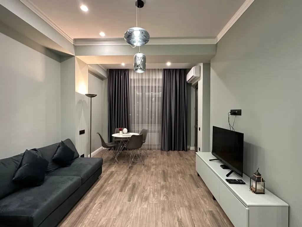 Красивая двухкомнатная квартира в центре города