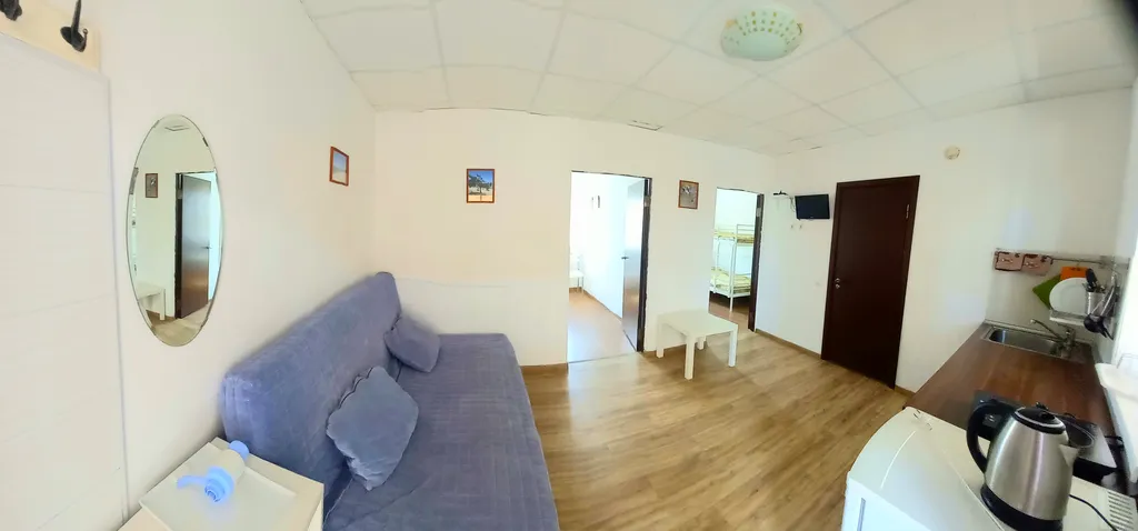 Коттедж Две спальни, кухня с диваном, балкон — аренда посуточно в Должанская