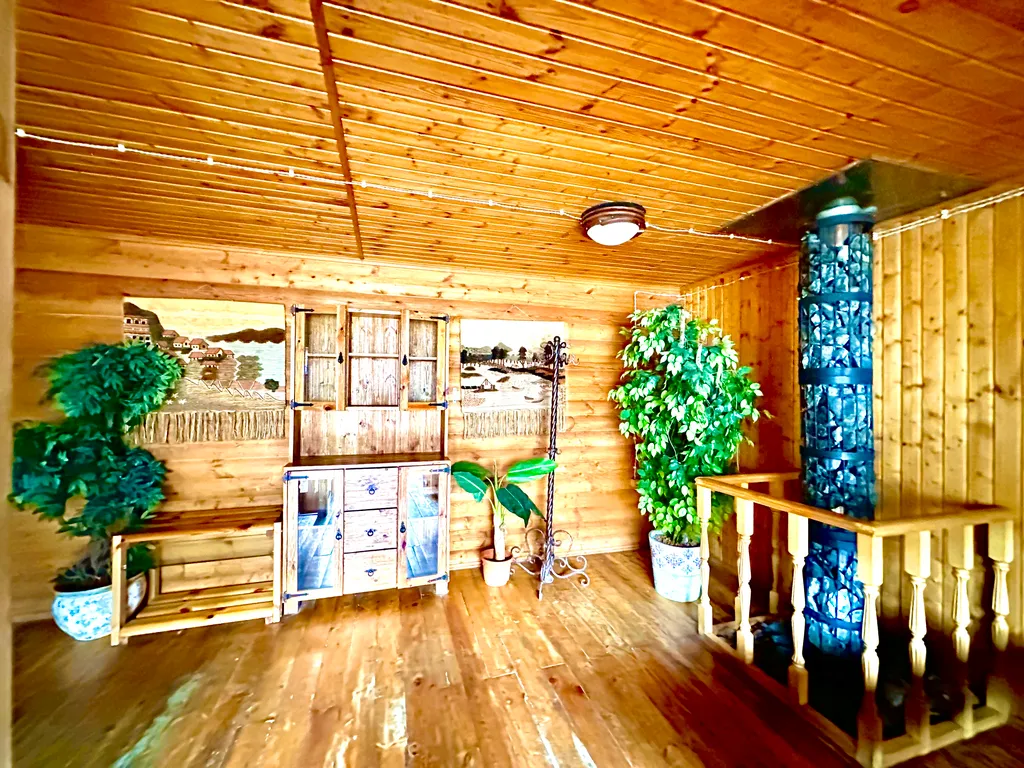 Сруб с баней на дровах