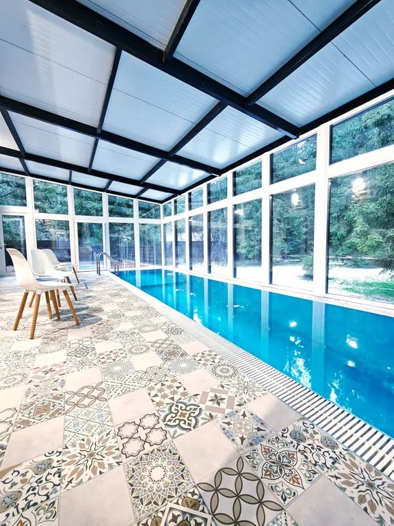 Лесной дом с тёплым бассейном, джакузи, сауной и сибирским чаном