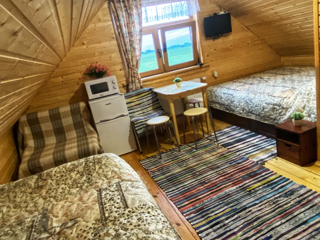 Дом на берегу реки