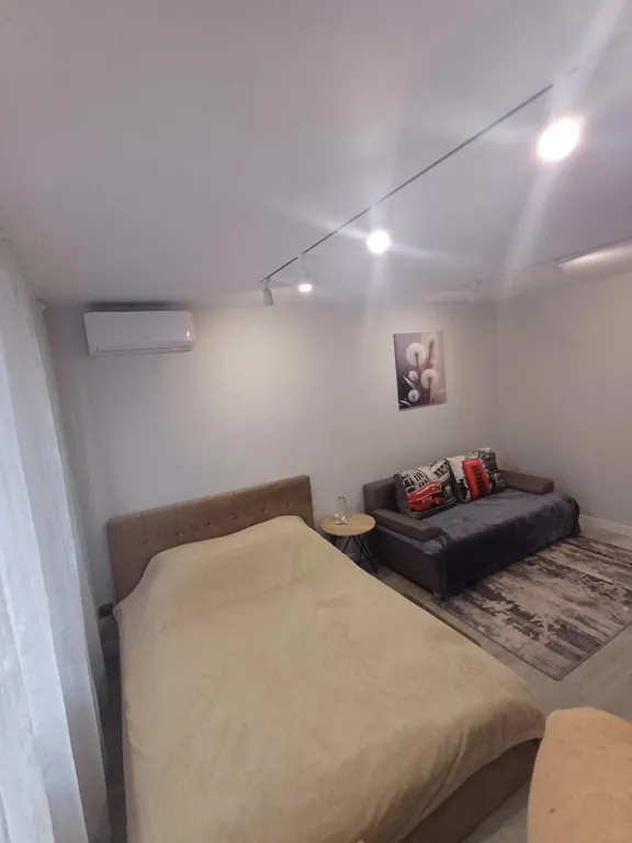 Уютная двухкомнатная квартира недалеко от ТЦ Тринити