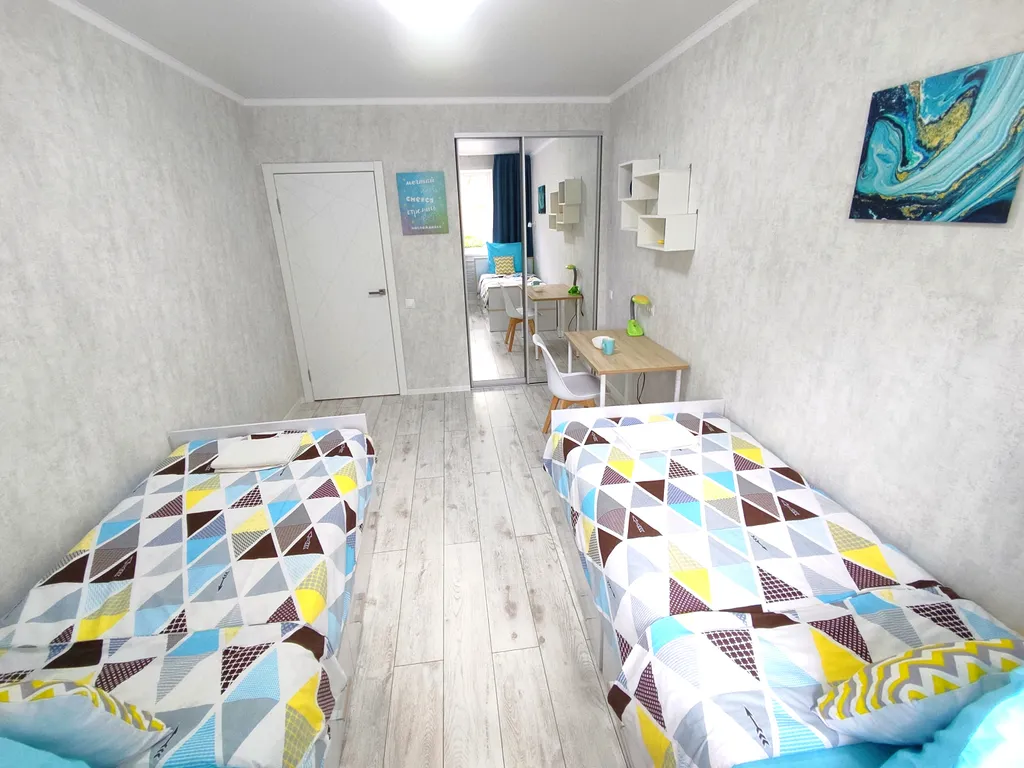 Комфортная трехкомнатная квартира в центре на Полежаева