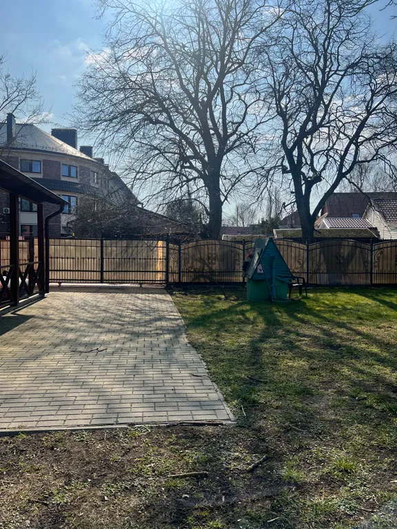 Дом на участке с прудом идеальное расположение у залива