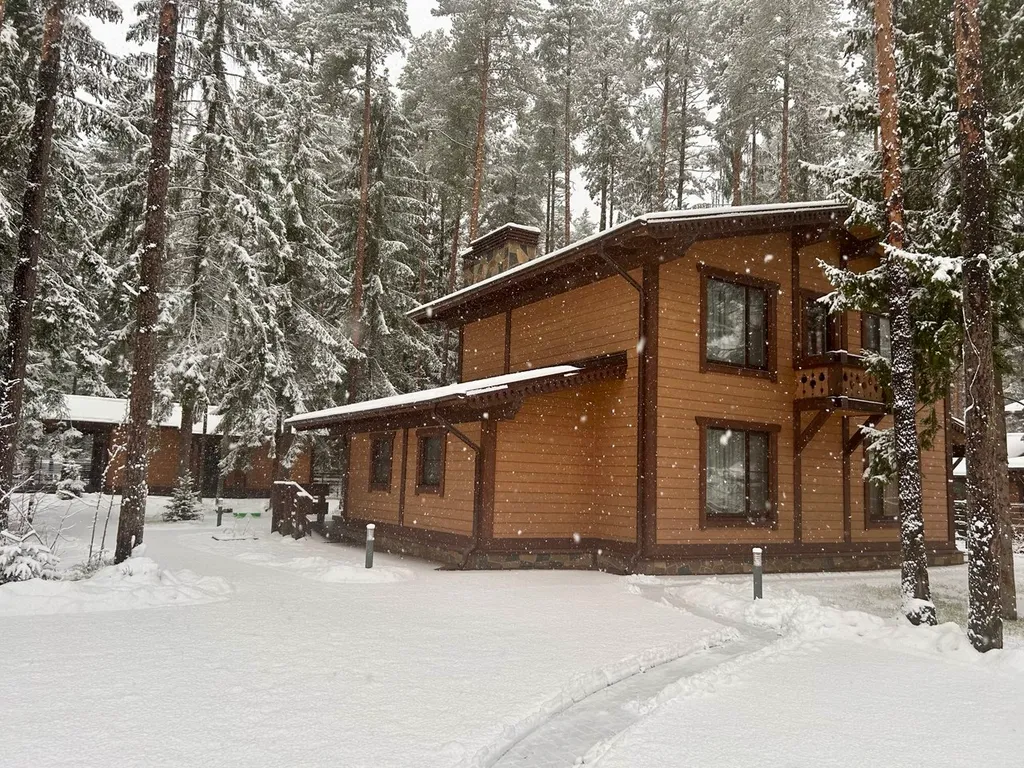 Коттедж у курорта Охта Парк