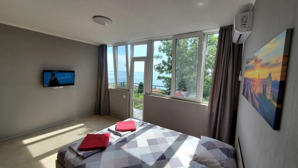 Квартира Апартамент с видом на море и балконом — аренда посуточно в Ливадия