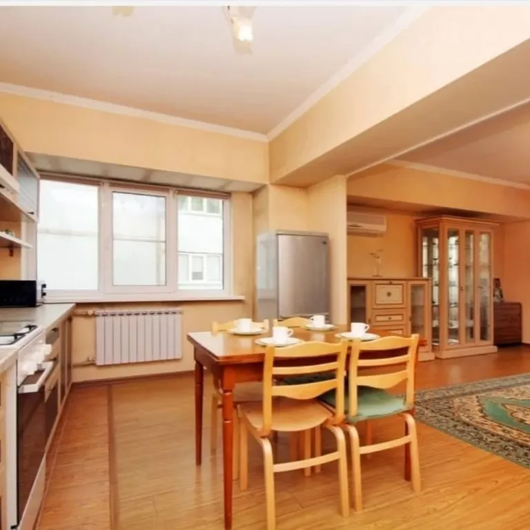 2-комнатная квартира в престижном районе Алматы "Золотой квадрат"