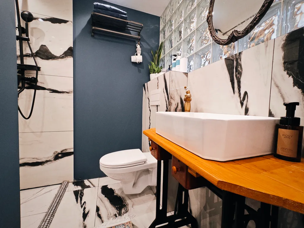 Апартамент винтаж со своим двориком в центре