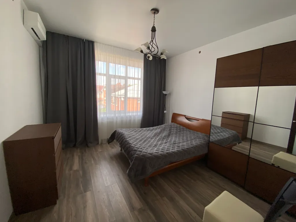 Огромный дом у парка Галицкого