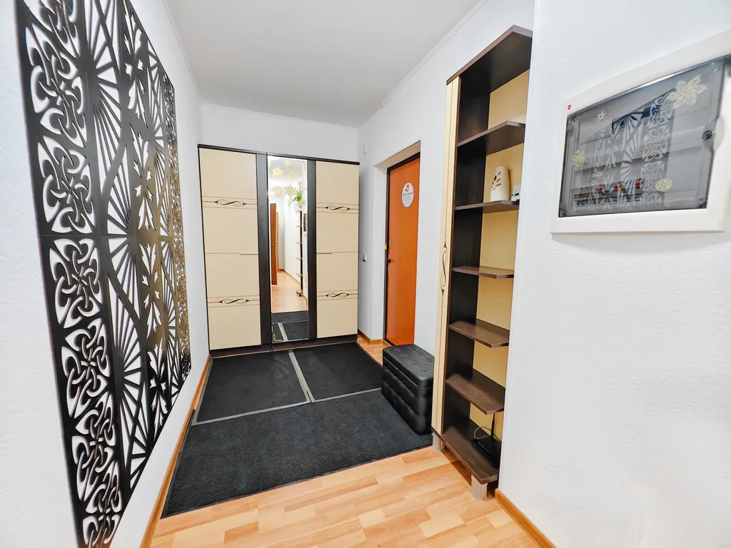 Двухкомнатная/2+1+1+1+1/ Уралмаш/ новостройка /большая кухня/лоджия