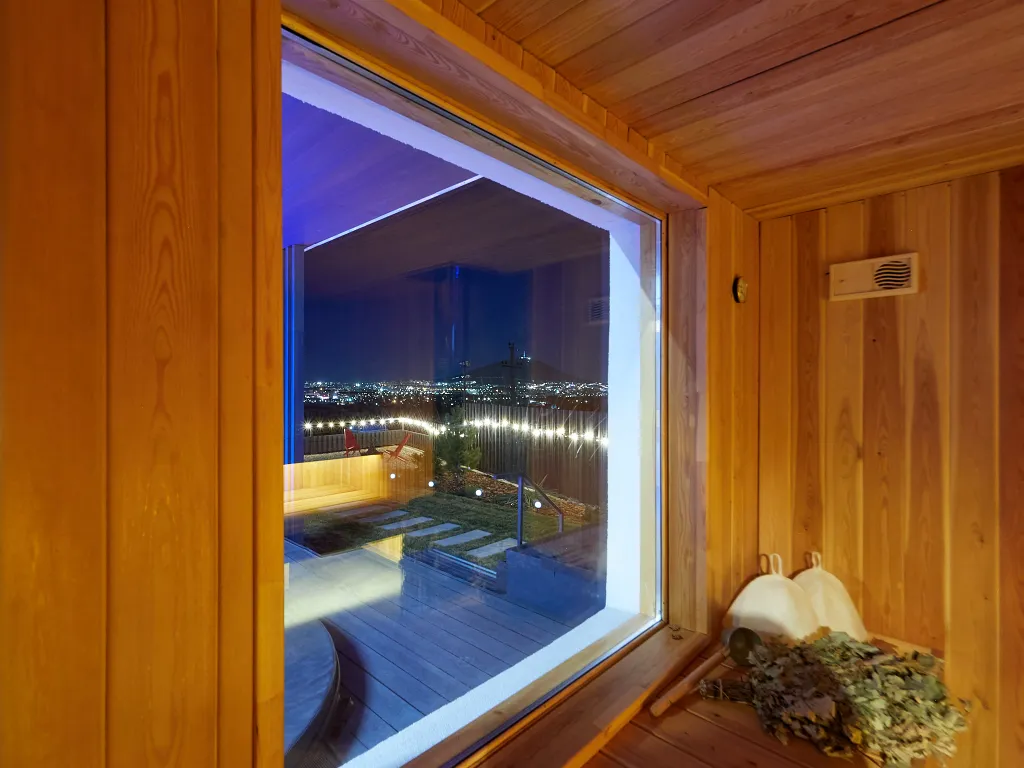 Дом с теплым бассейном, джакузи и потрясающим видом