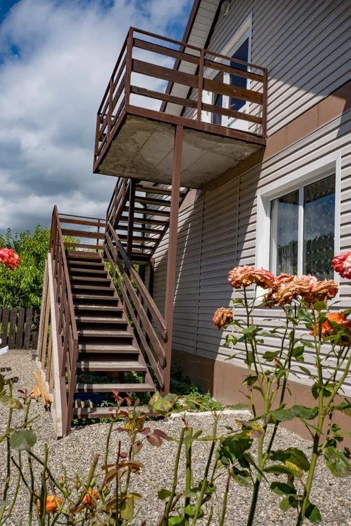 Коттедж Домик в лесу — Пляхо