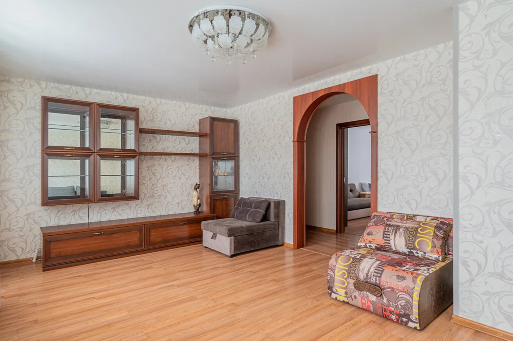 Уютная 3-к квартира на улице Калинина 10!