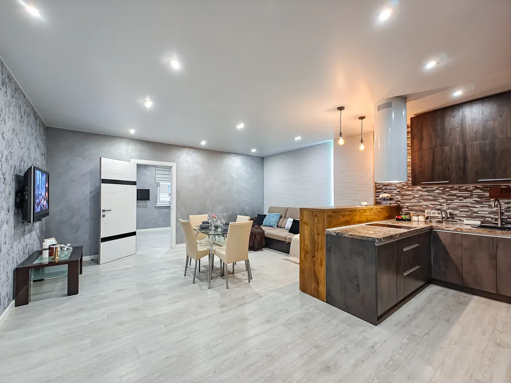 Масштабная двухкомнатная с кроватью super king-size в ЖК Дождь