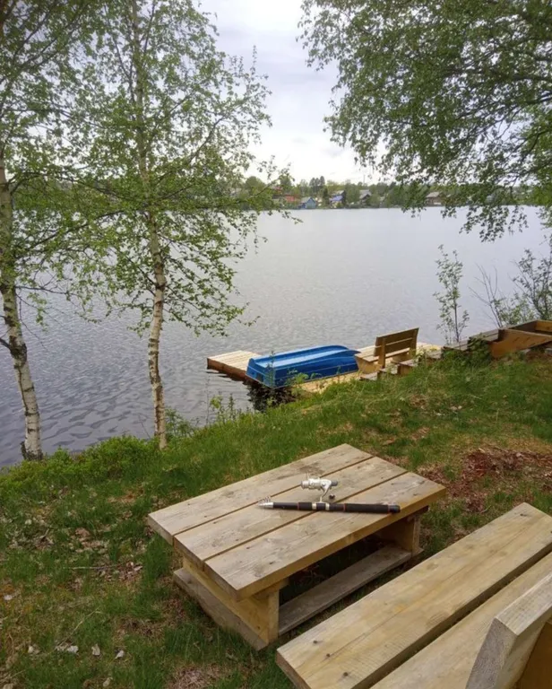 Дом на берегу озера