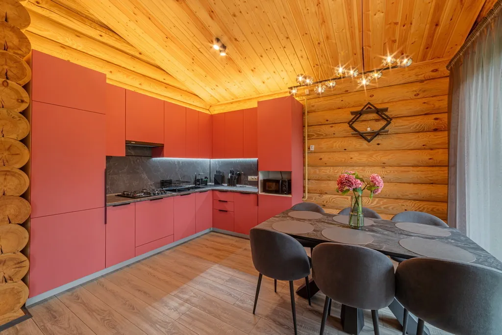 Дом на берегу большого озера