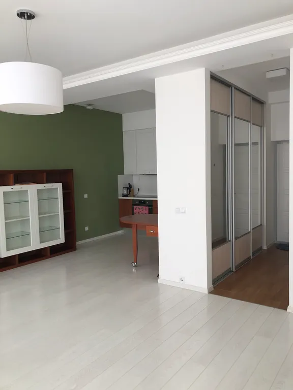 Студия с дизайнерским ремонтом