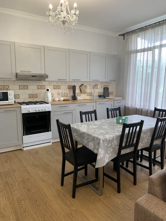 Коттедж Коттедж Просторный апартамент в центральном районе — Сочи