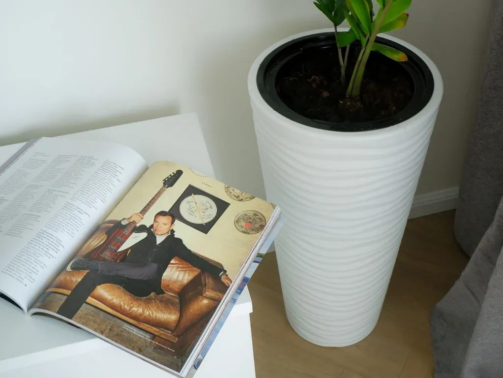 Новая дизайнерская квартира с видом на пруд