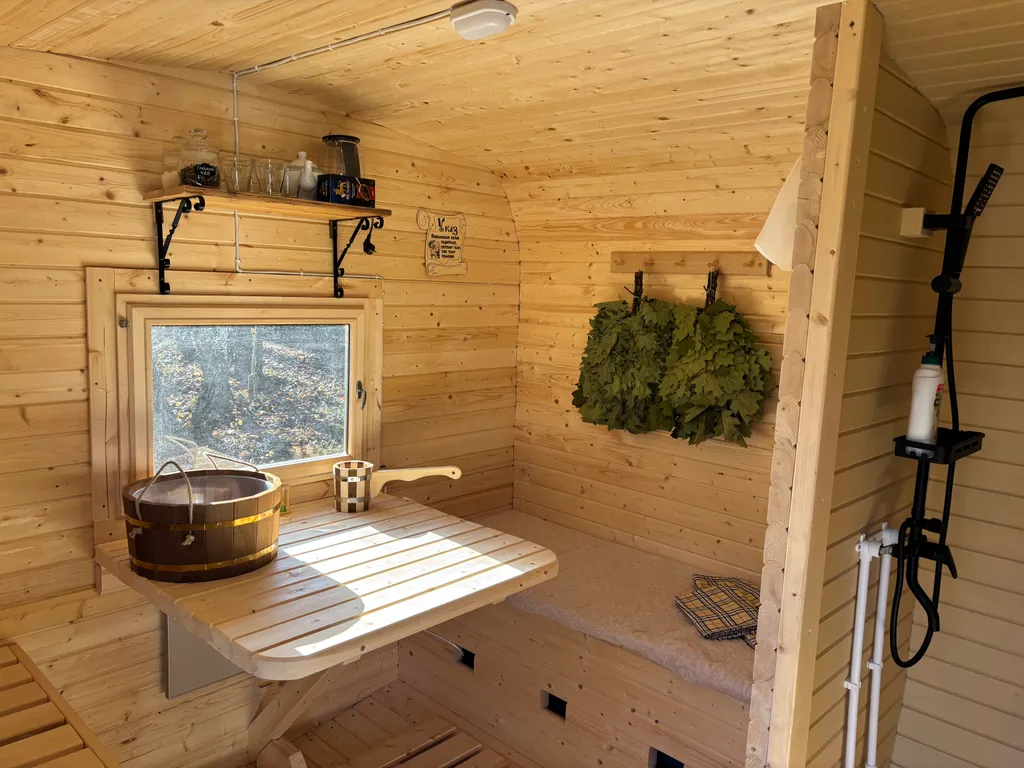 Сказочный домик в сердце леса