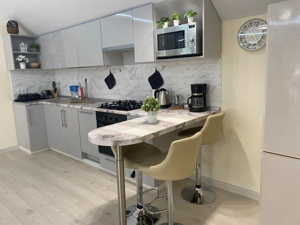 Коттедж с теплым бассейном и баней на дровах