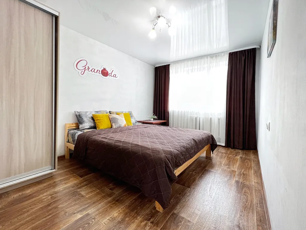 Комфортная двухкомнатная квартира в центре города на пятерых гостей