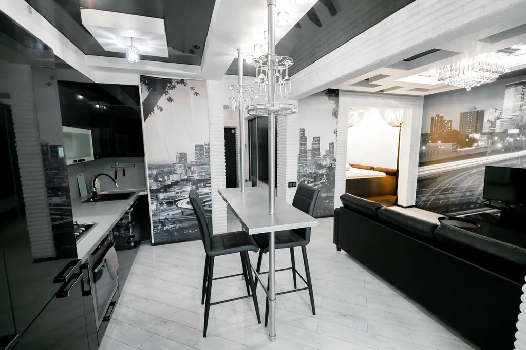 Дизайнерская студия в черно-белом стиле