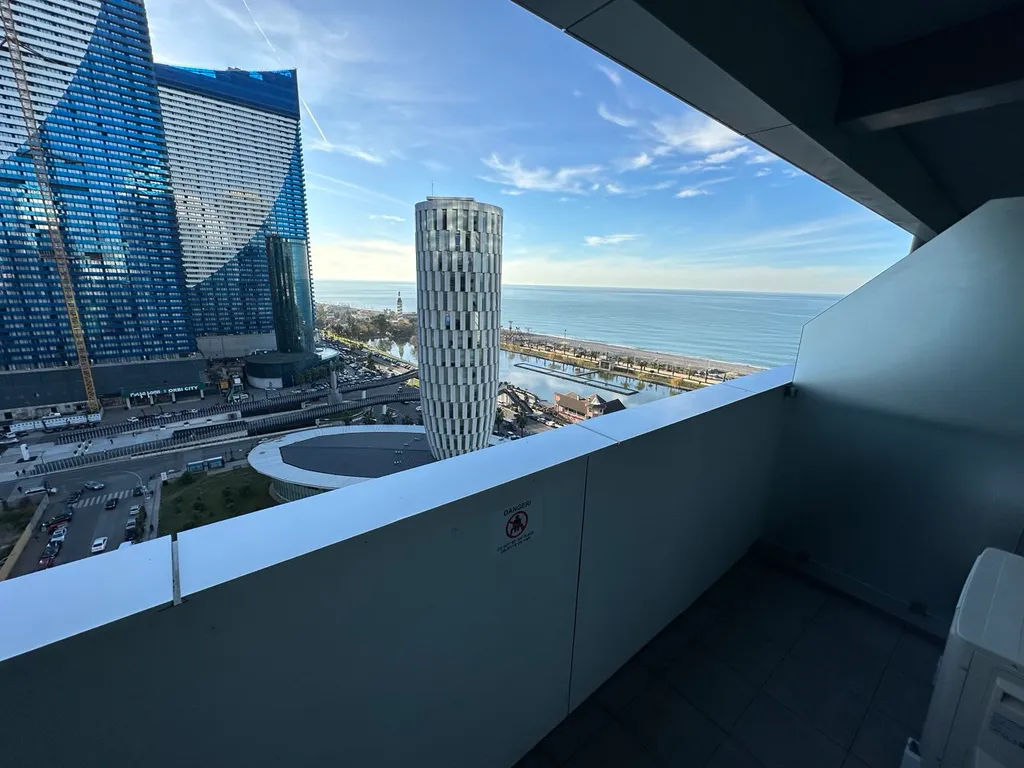 Квартира Апартаменты с видом на первой линии моря в 5* Апарт-отеле — Батуми