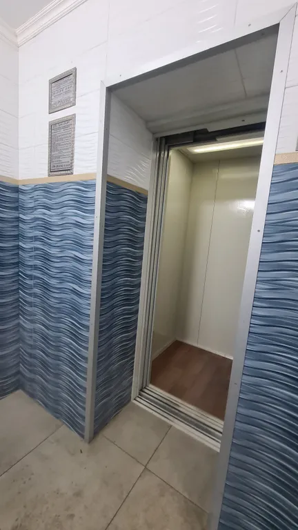 Рядом с авто и жд вокзалом