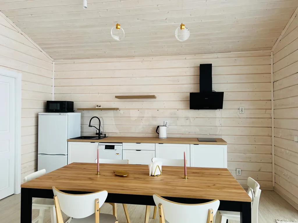 Домик с видом на озеро