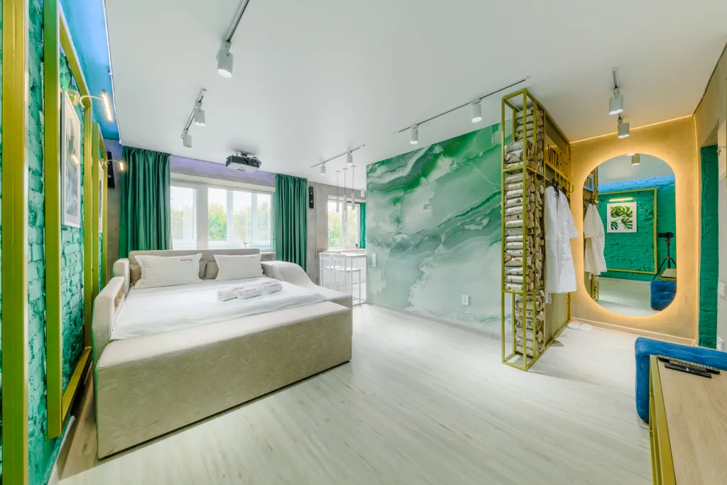 Дизайнерская квартира-студия в центре города — аренда посуточно в Петропавловск