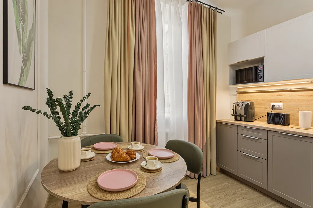 FullHouseApart Дизайнерские апартаменты на вокзальной площади