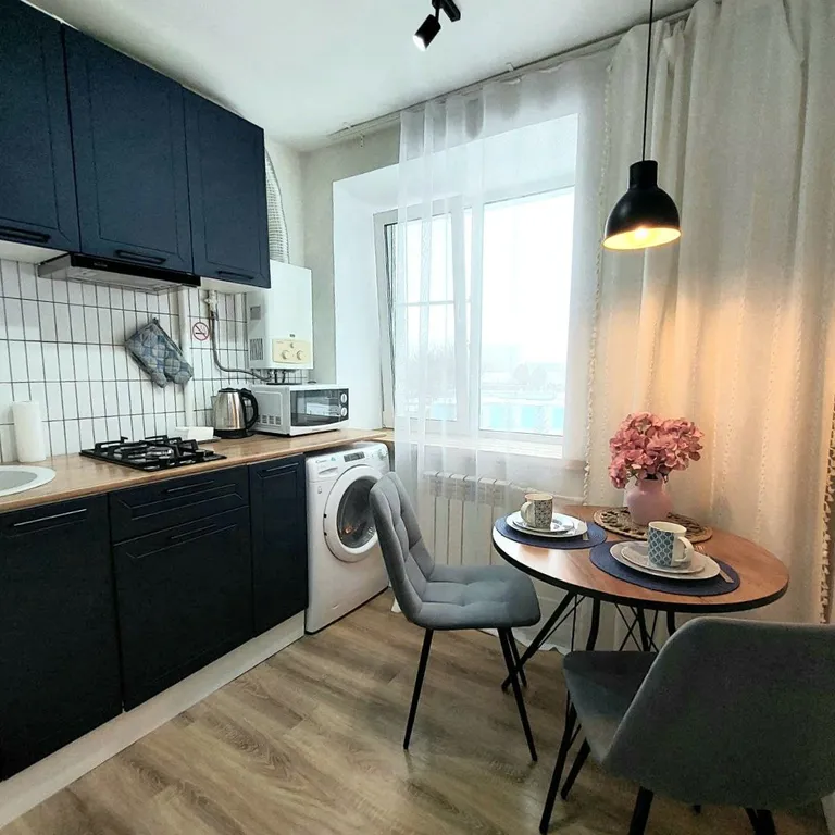 Квартира у озера Кабан и нового театра Камала.