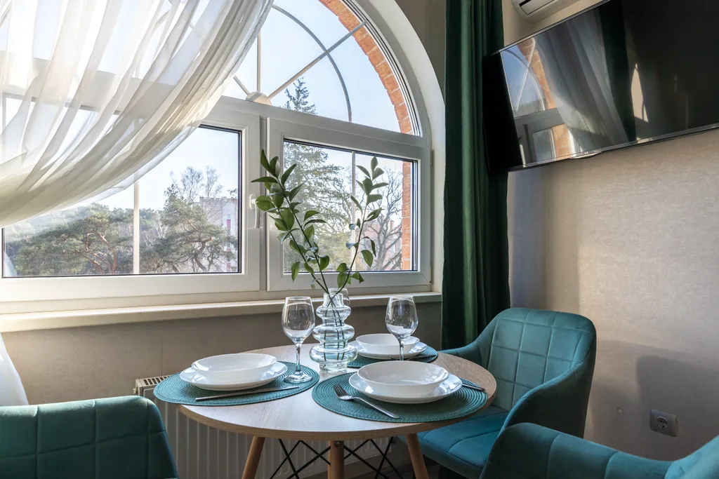 Студия с озером в вашем окне