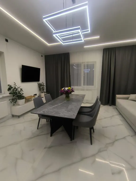 Коттедж Новый дом с тёплым бассейном во дворе — Елизаветинская