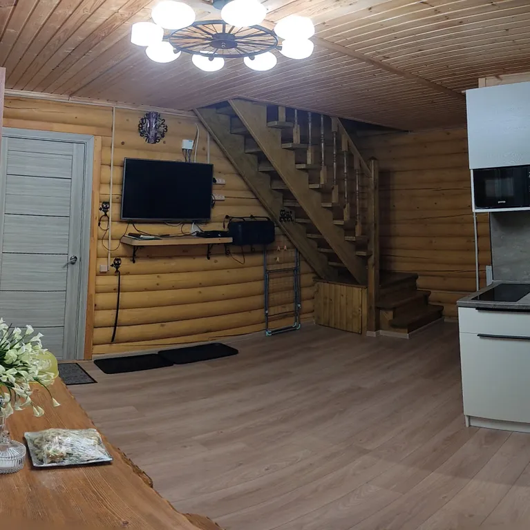 Дом Изумруд в лесу