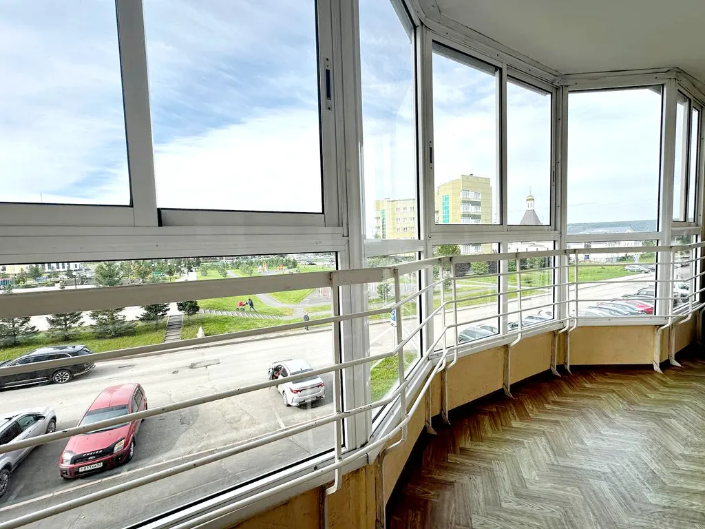 2-комнатная квартира с балконом рядом с Кузбасс-Арена и Ледовым дворцом