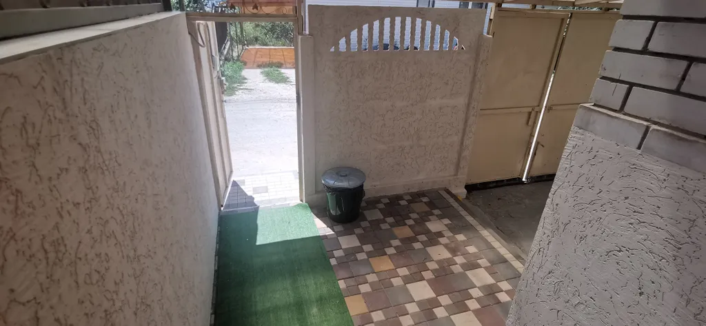 Коттедж Часть дома в частном на первом этаже с большим бассейном — Волгоград