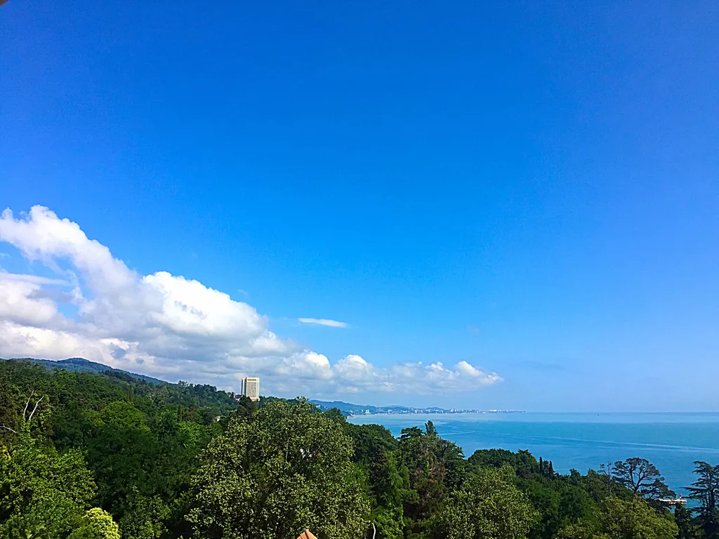 Бассейн. Живописный вид на море