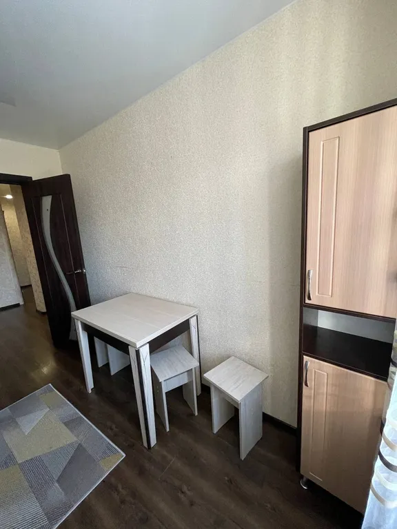 В центре Ишима, просторная 2-комнатная для командировок и семьи