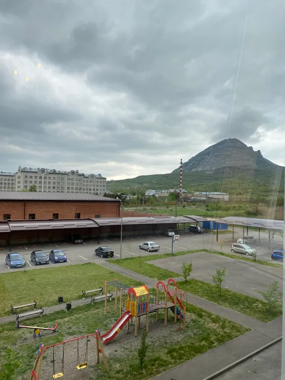 Уютная квартира рядом с аэропортом с видом на горы