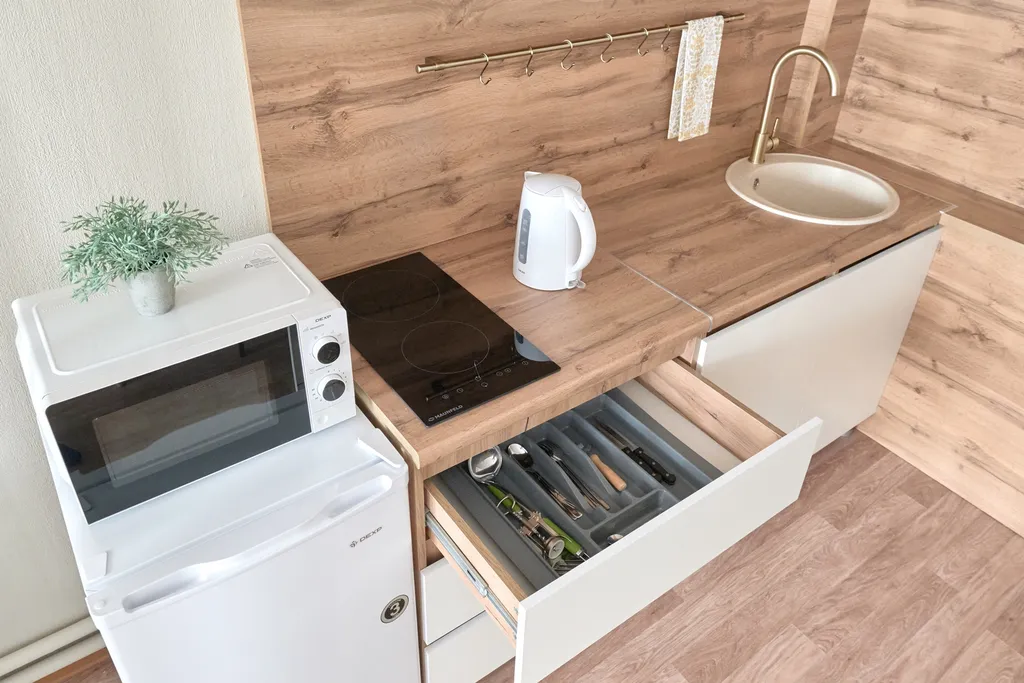 Студия на Б. Подгорной, 87 № 12 с видом на реку