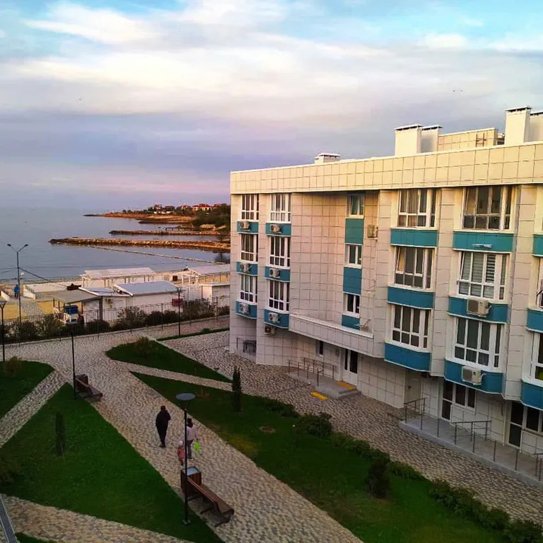 Апартаменты у моря с собственным бассейном