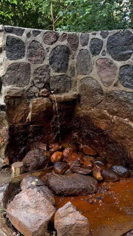 Malkar house с видом на гору Чегет