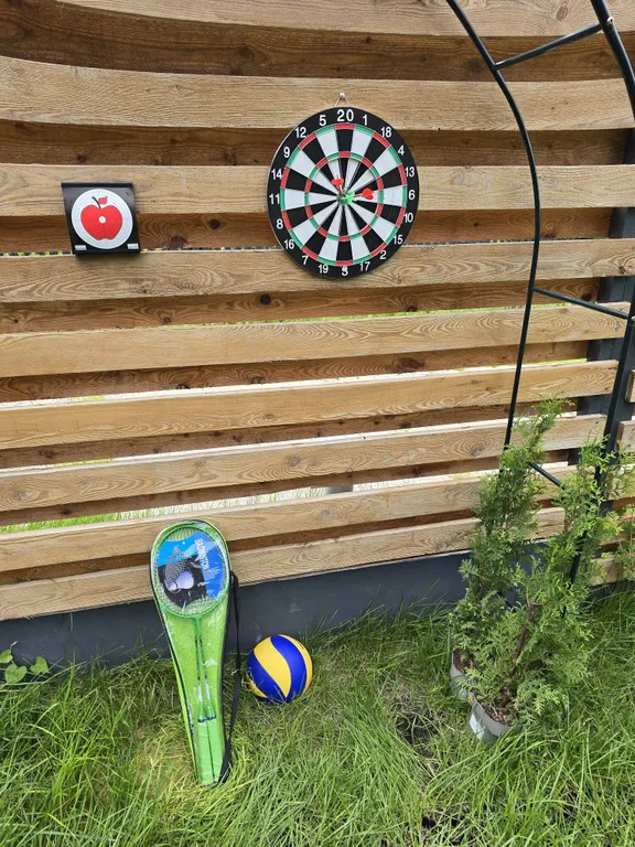 Дом у пруда