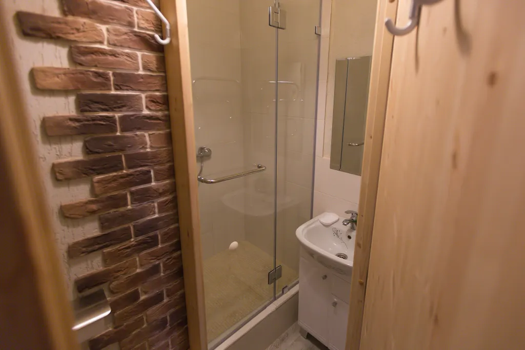 Уютный апартамент с видом на лес и горы.