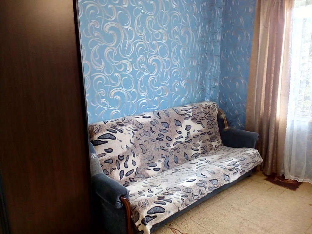 Большая 2-комнатная часть дома с парковочным местом