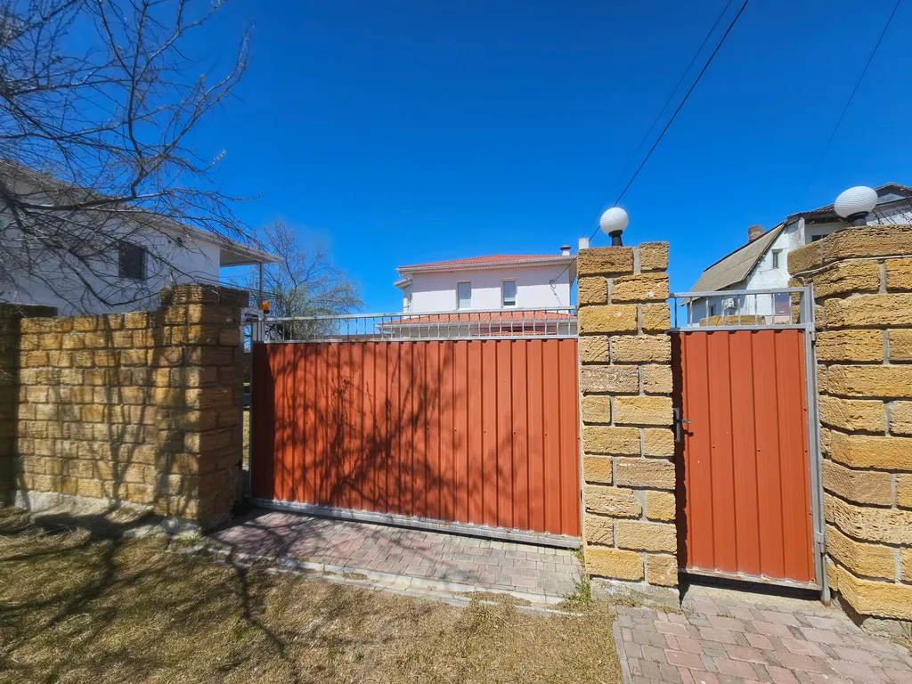 Коттедж Дом в 5 минутах от моря — Новоотрадное